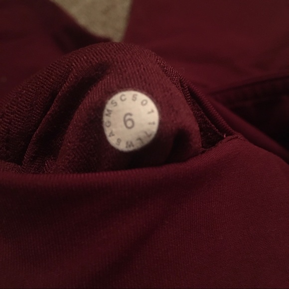 lululemon legging with zipper pockets - Picture 6 of 6